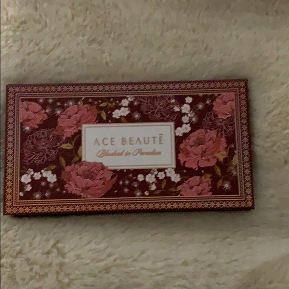 Ace Beaute Pallet - Picture 1 of 3